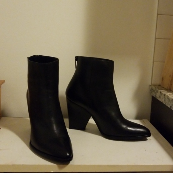 bedford bootie stuart weitzman